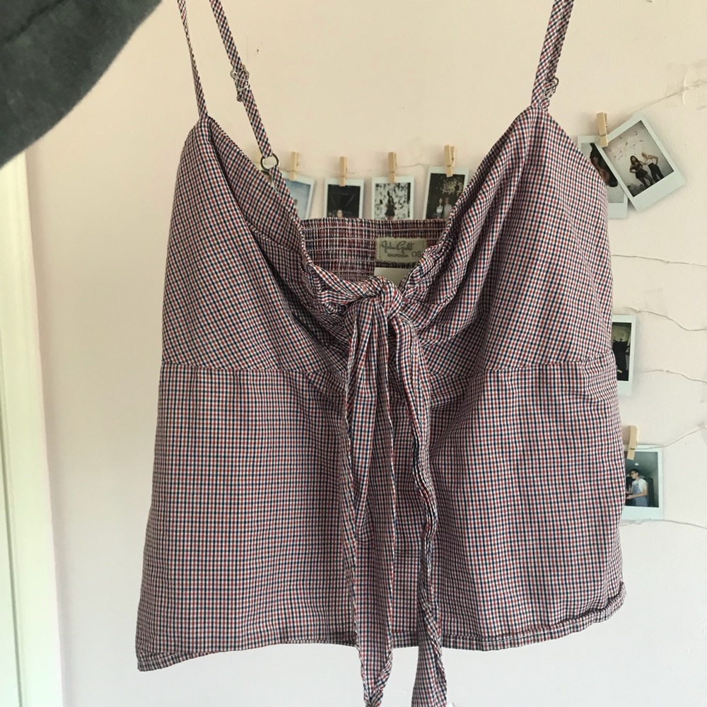 Brandy Melville top NWT🍒